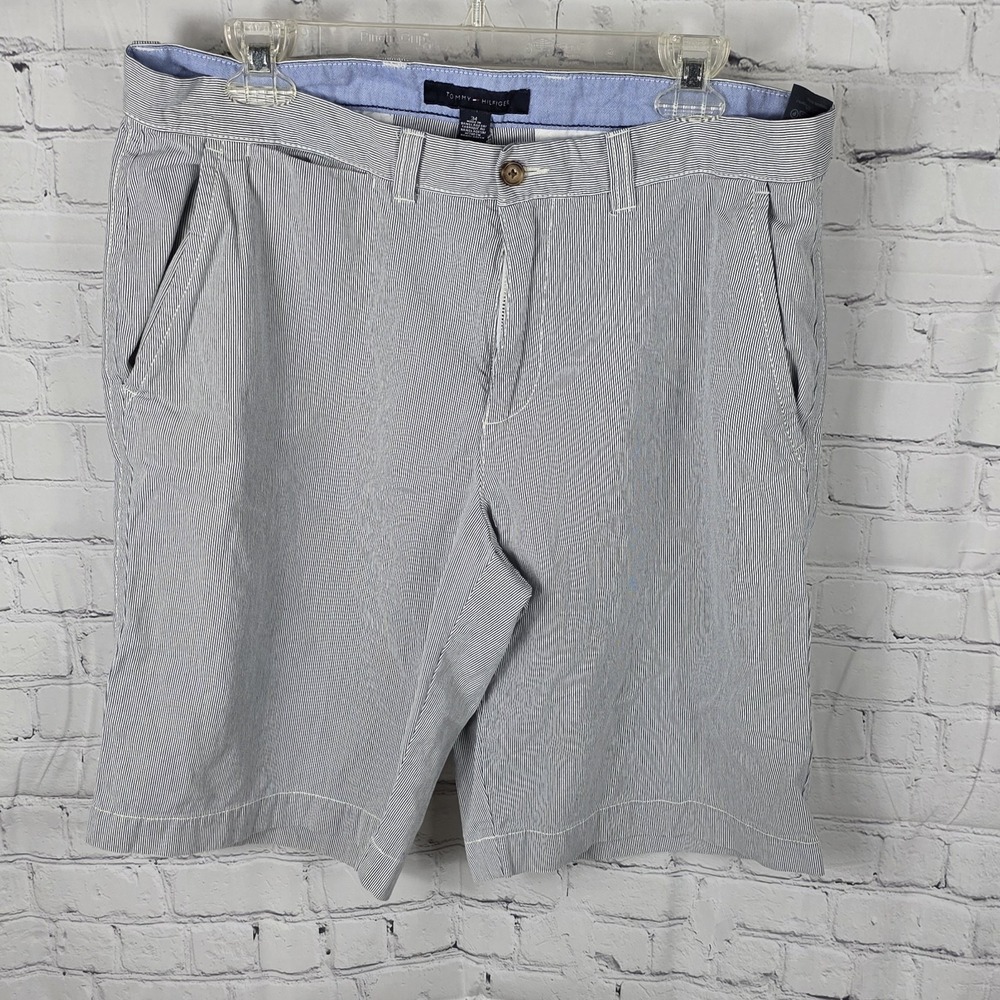 Tommy Hilfiger Men's Light Blue And White Striped Golf Chino Shorts Size 34